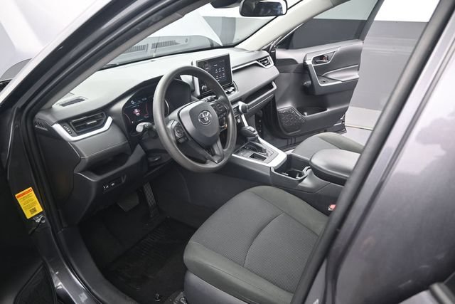Used 2024 Toyota RAV4 LE FWD image 4