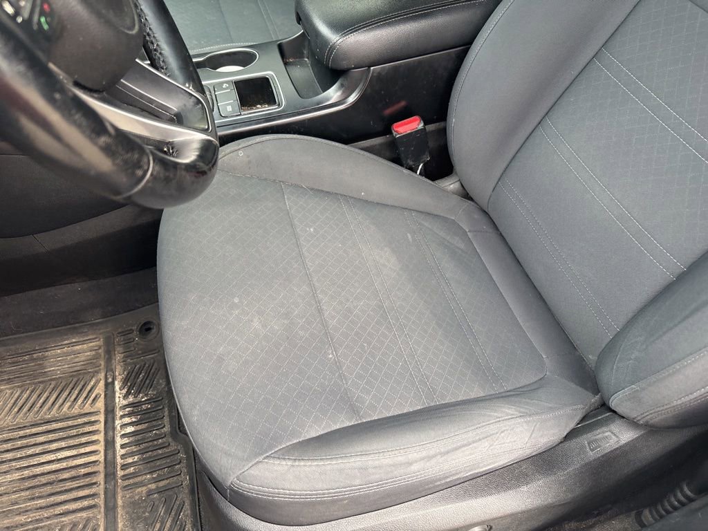Used 2016 Kia Sorento LX w/ LX Convenience Package FWD image 12