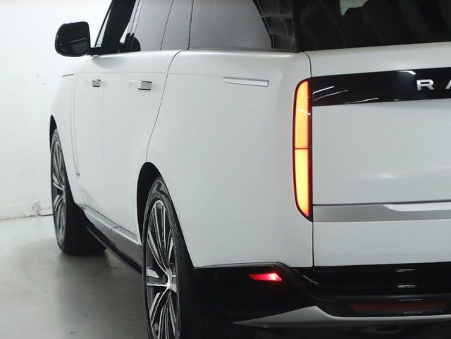Certified 2023 Land Rover Range Rover Autobiography AWD/4WD image 6