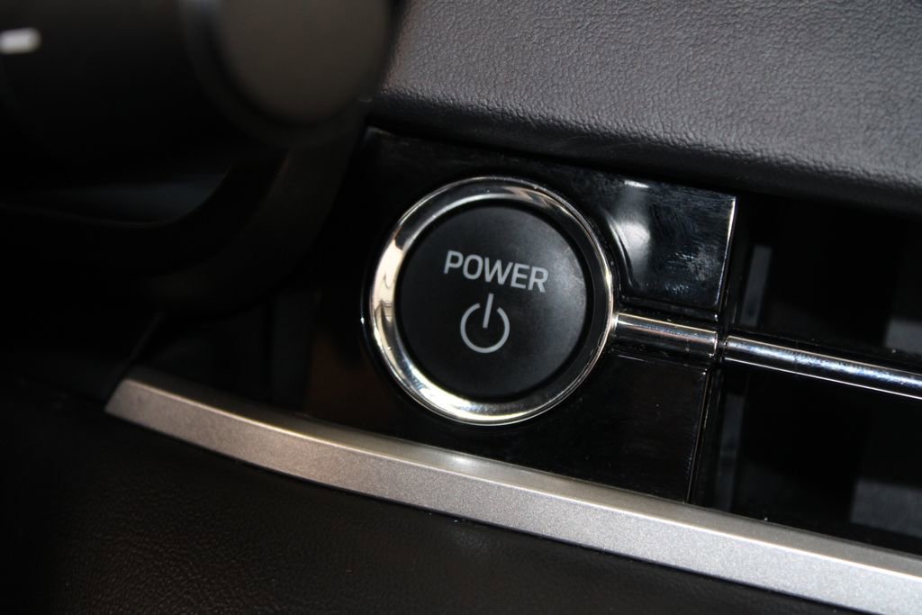 Used 2024 Mitsubishi Outlander 4WD Plug-In Hybrid image 39