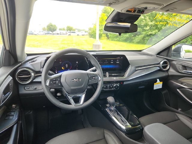 New 2026 Chevrolet Trax ACTIV w/ Driver Confidence Package FWD image 14