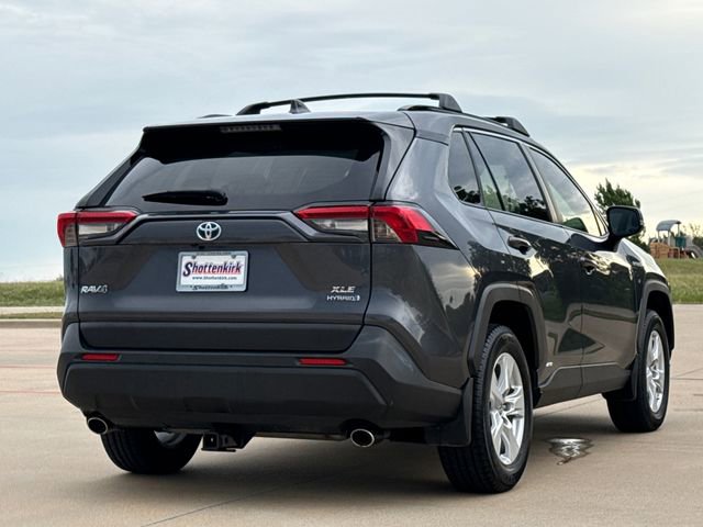 Used 2020 Toyota RAV4 XLE w/ Convenience Package AWD/4WD image 9