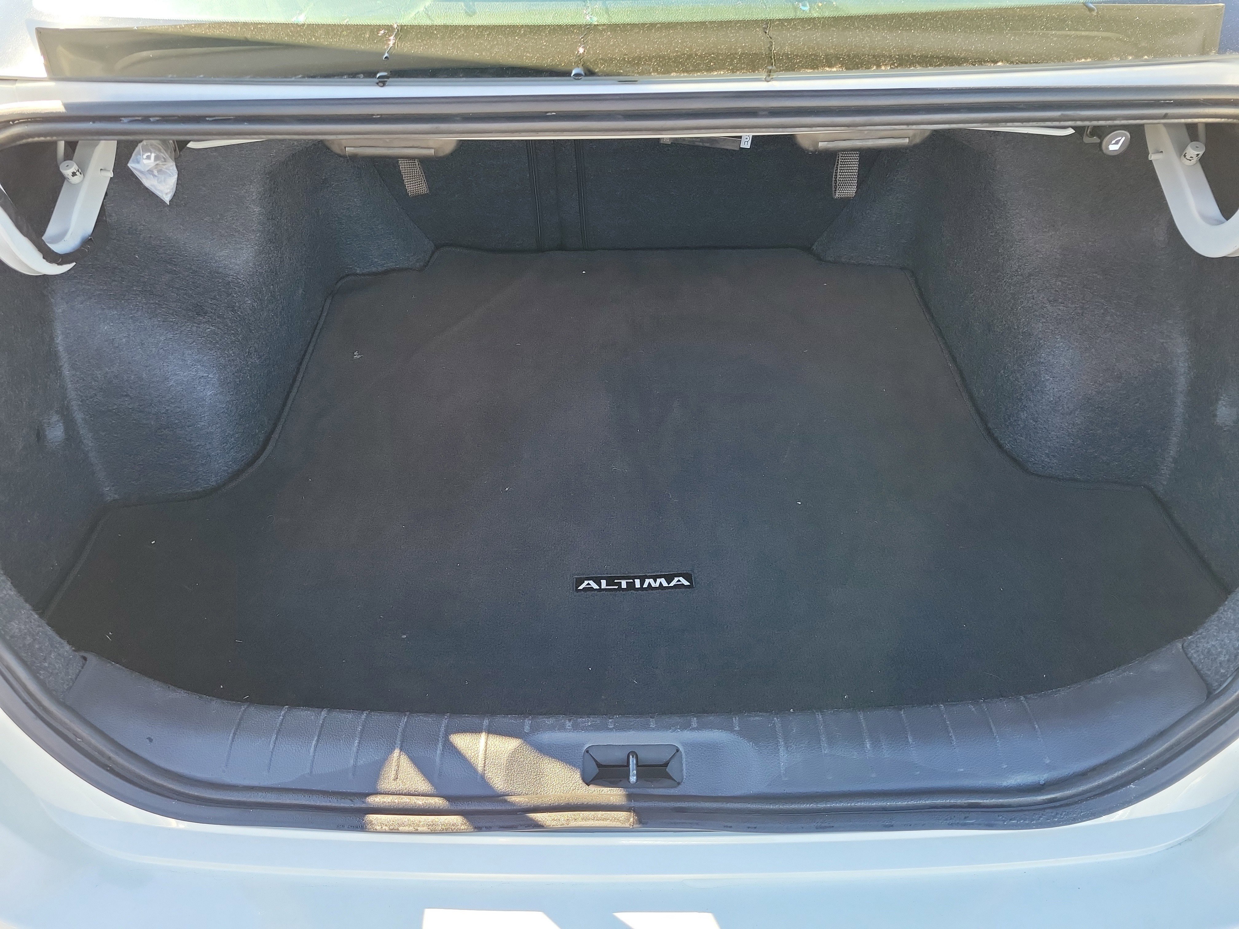 Used 2025 Nissan Altima 2.5 SV image 9