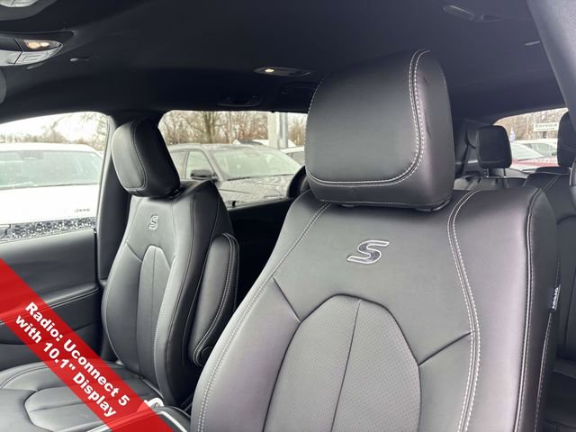 New 2026 Chrysler Pacifica Select image 18