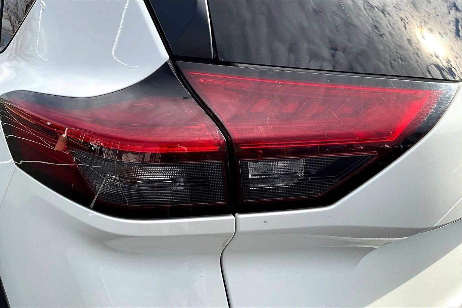 Used 2023 Nissan Rogue SV image 24