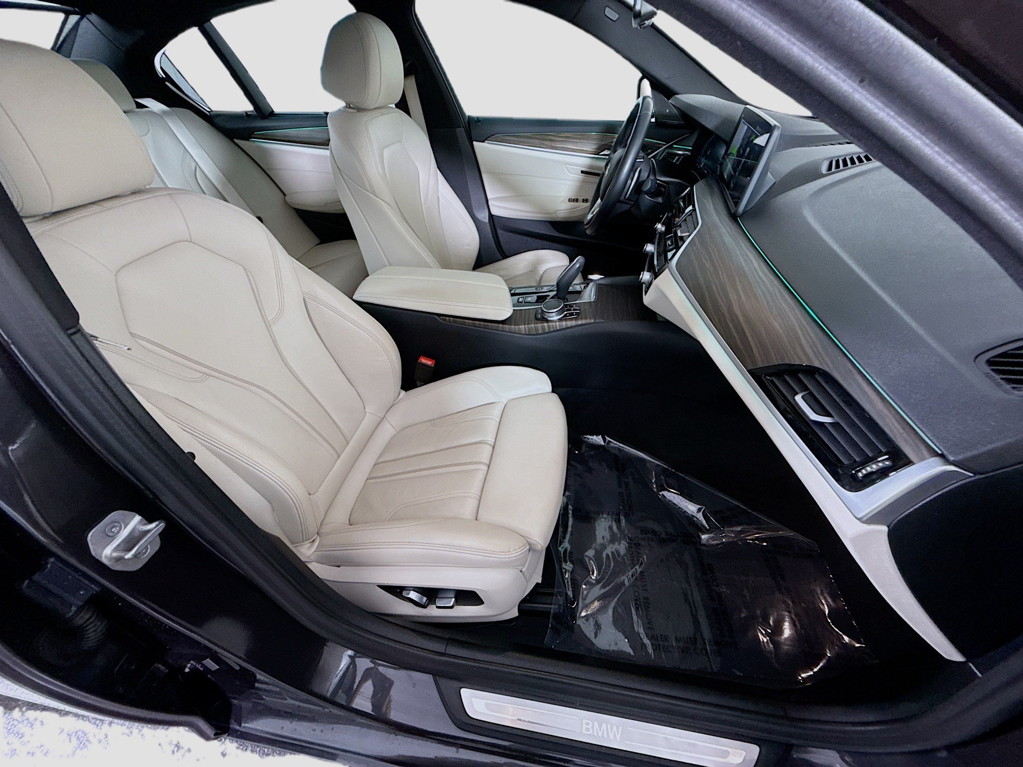 Used 2023 BMW 530e w/ Executive Package RWD image 29