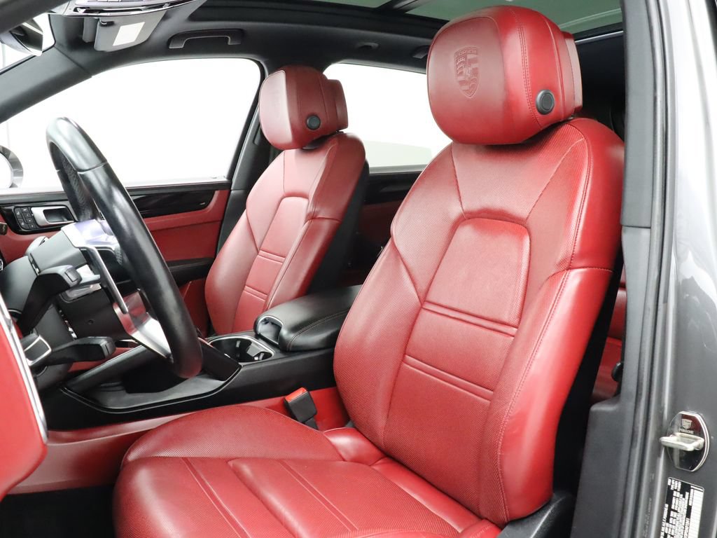 Used 2023 Porsche Cayenne AWD/4WD image 14