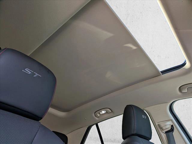 Used 2023 Buick Envision Essence w/ Sport Touring Package image 21