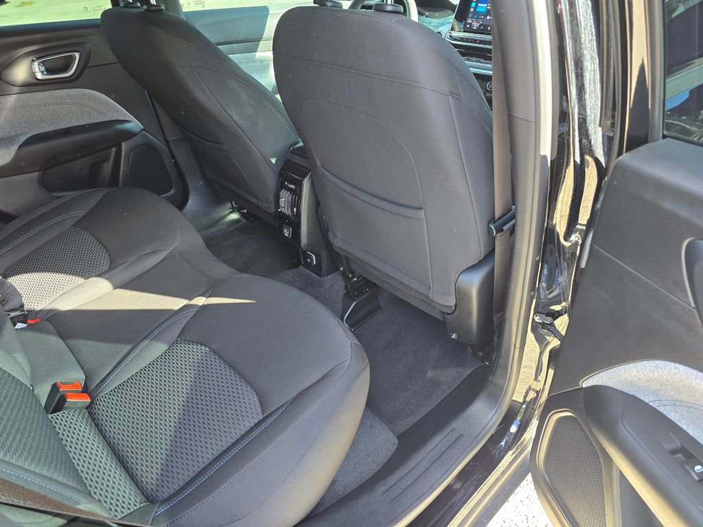 Used 2025 Jeep Compass Sport image 29