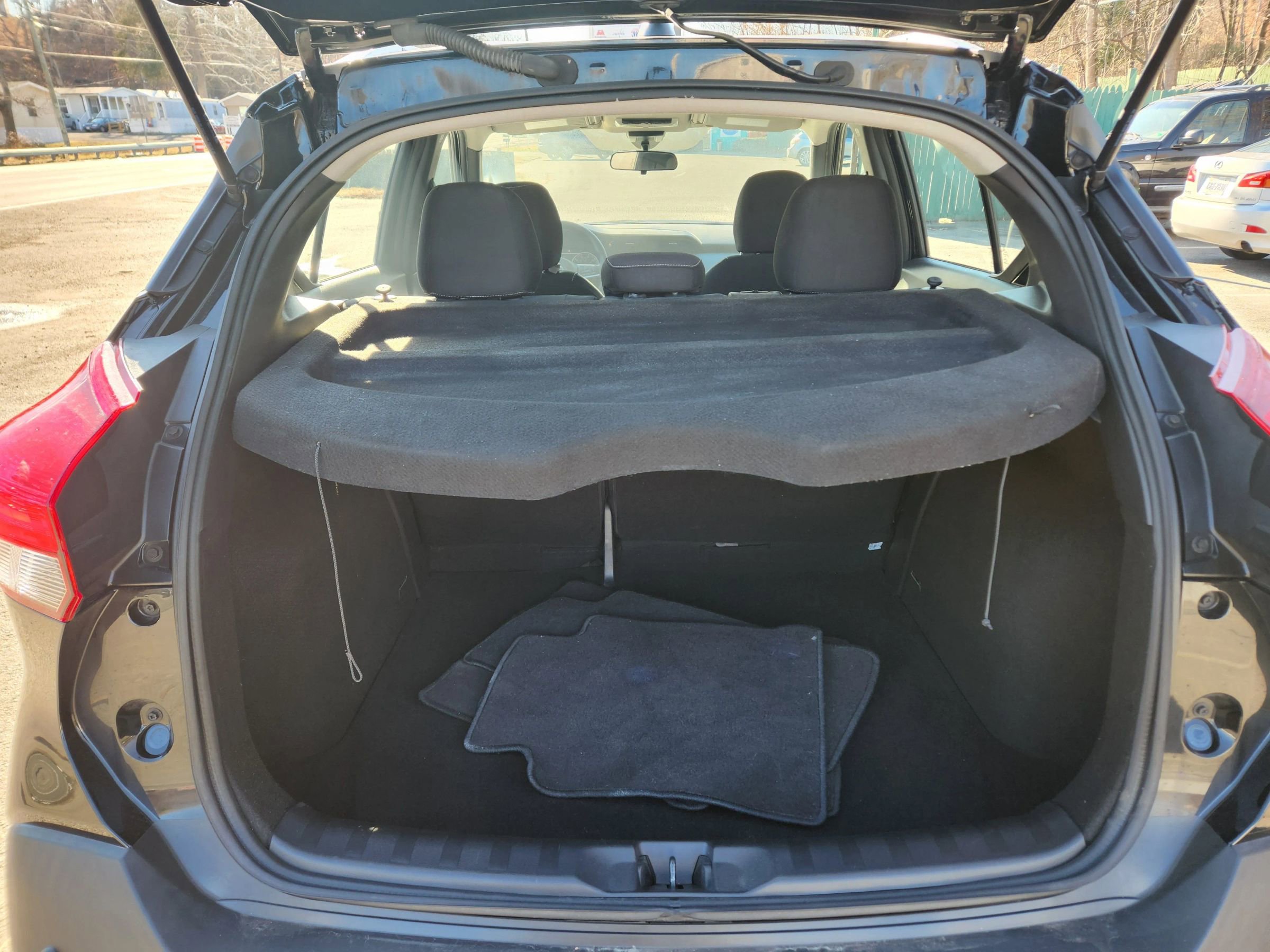 Used 2020 Nissan Kicks SV image 15