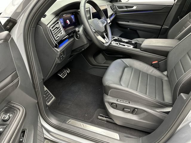Certified 2026 Volkswagen Atlas Cross Sport SEL R-Line AWD/4WD image 12