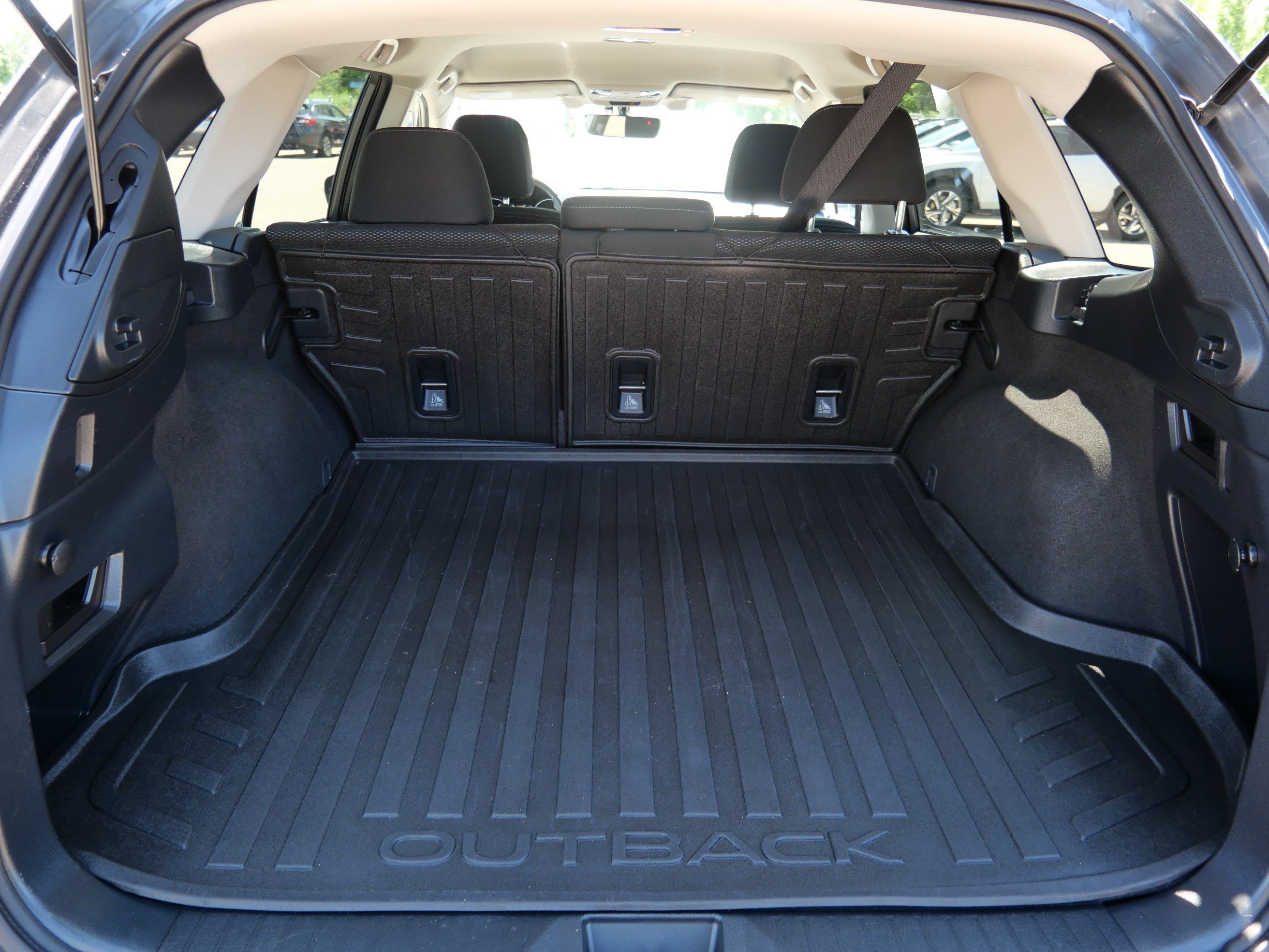 Used 2018 Subaru Outback 2.5i Premium AWD/4WD image 18