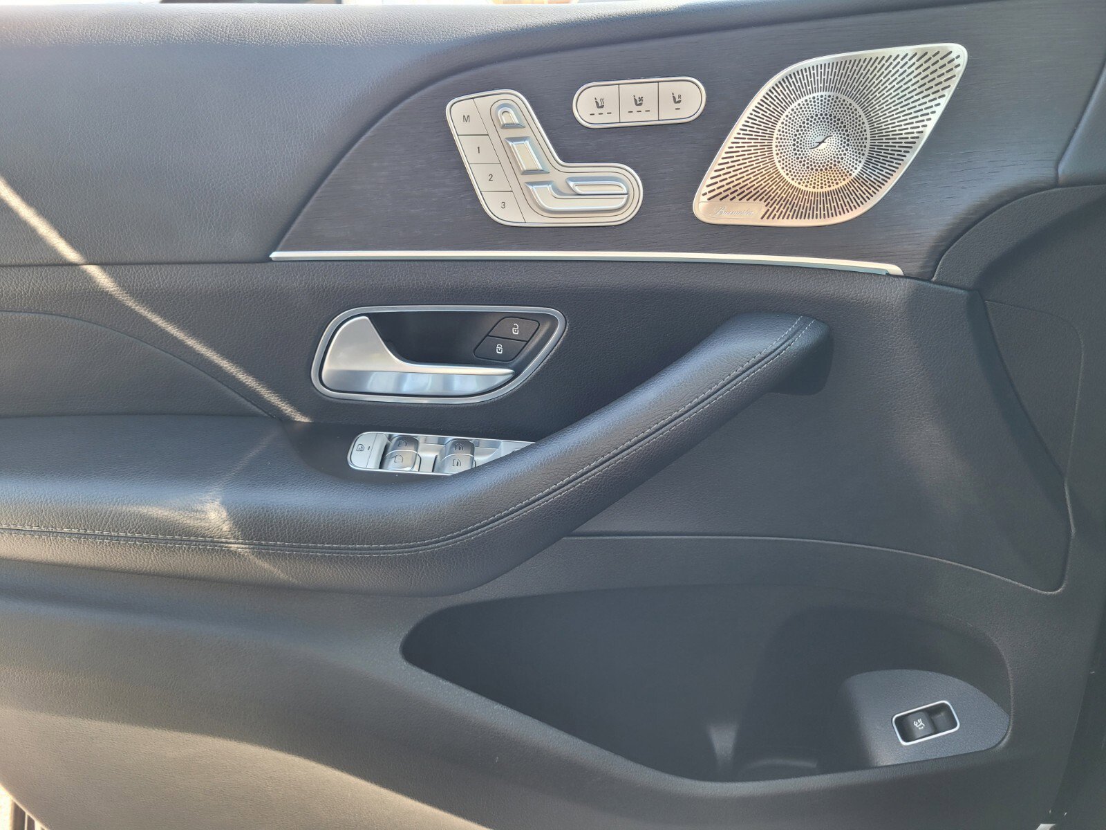 Used 2021 Mercedes-Benz GLS 450 4MATIC image 22