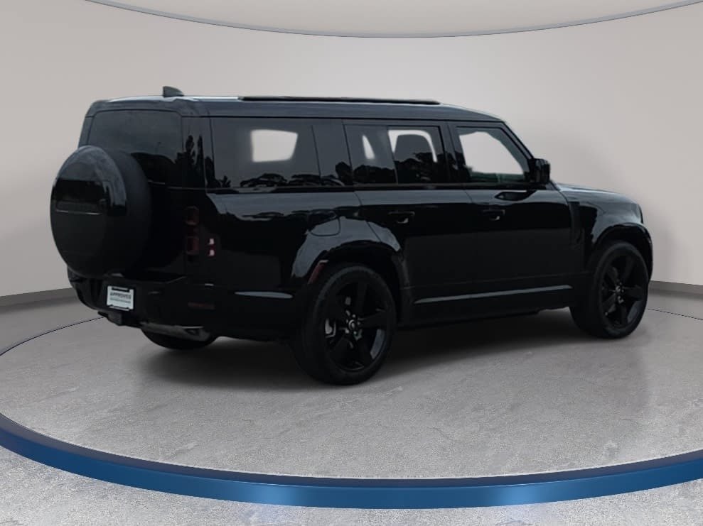 Certified 2025 Land Rover Defender 130 X-Dynamic SE AWD/4WD image 5