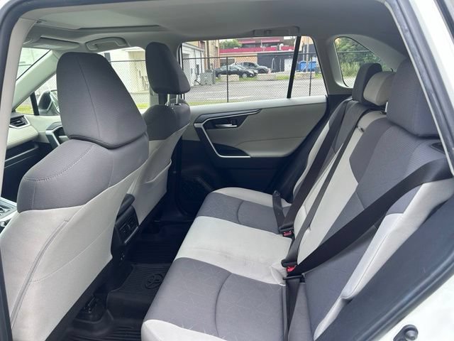 Used 2019 Toyota RAV4 XLE AWD/4WD image 14