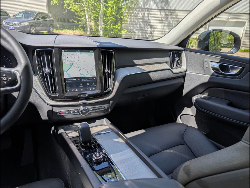 Certified 2025 Volvo XC60 B5 Plus w/ Climate Package AWD/4WD image 11