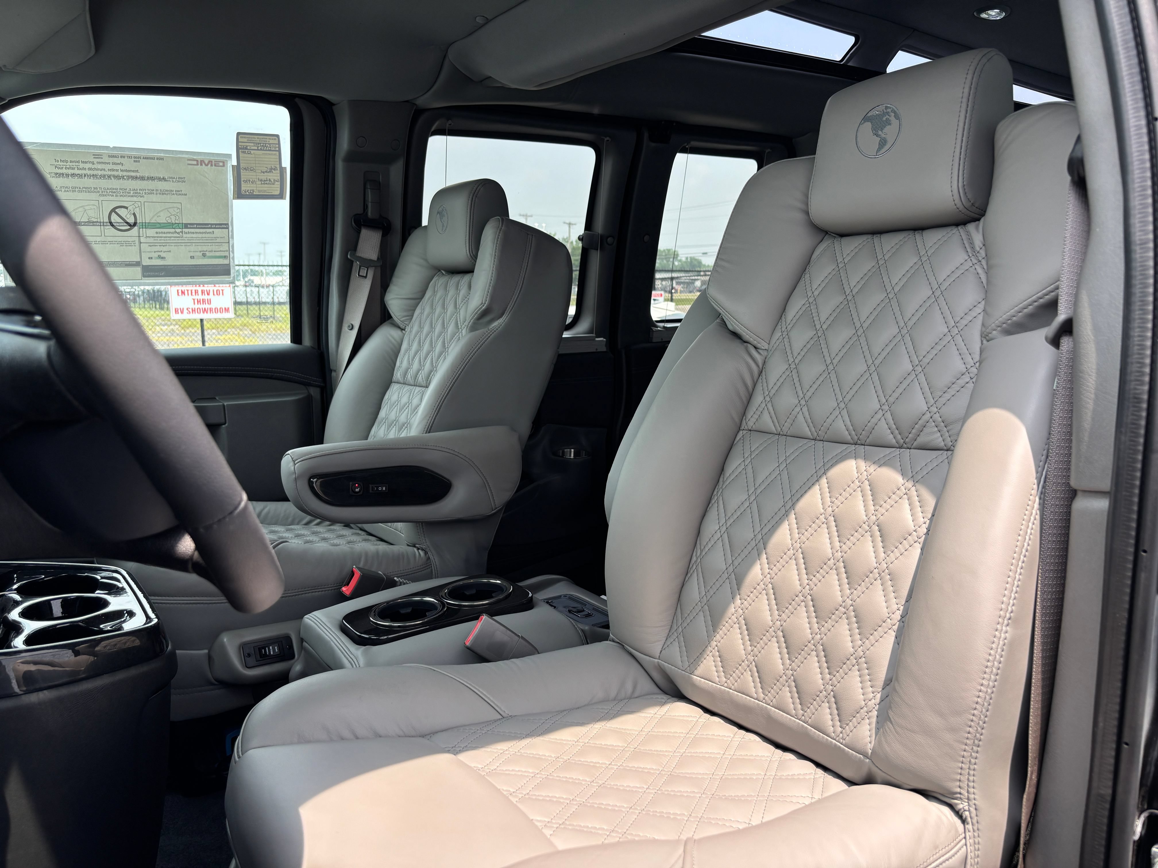 New 2026 GMC Savana 2500 Extended w/ Driver Convenience Package RWD image 17