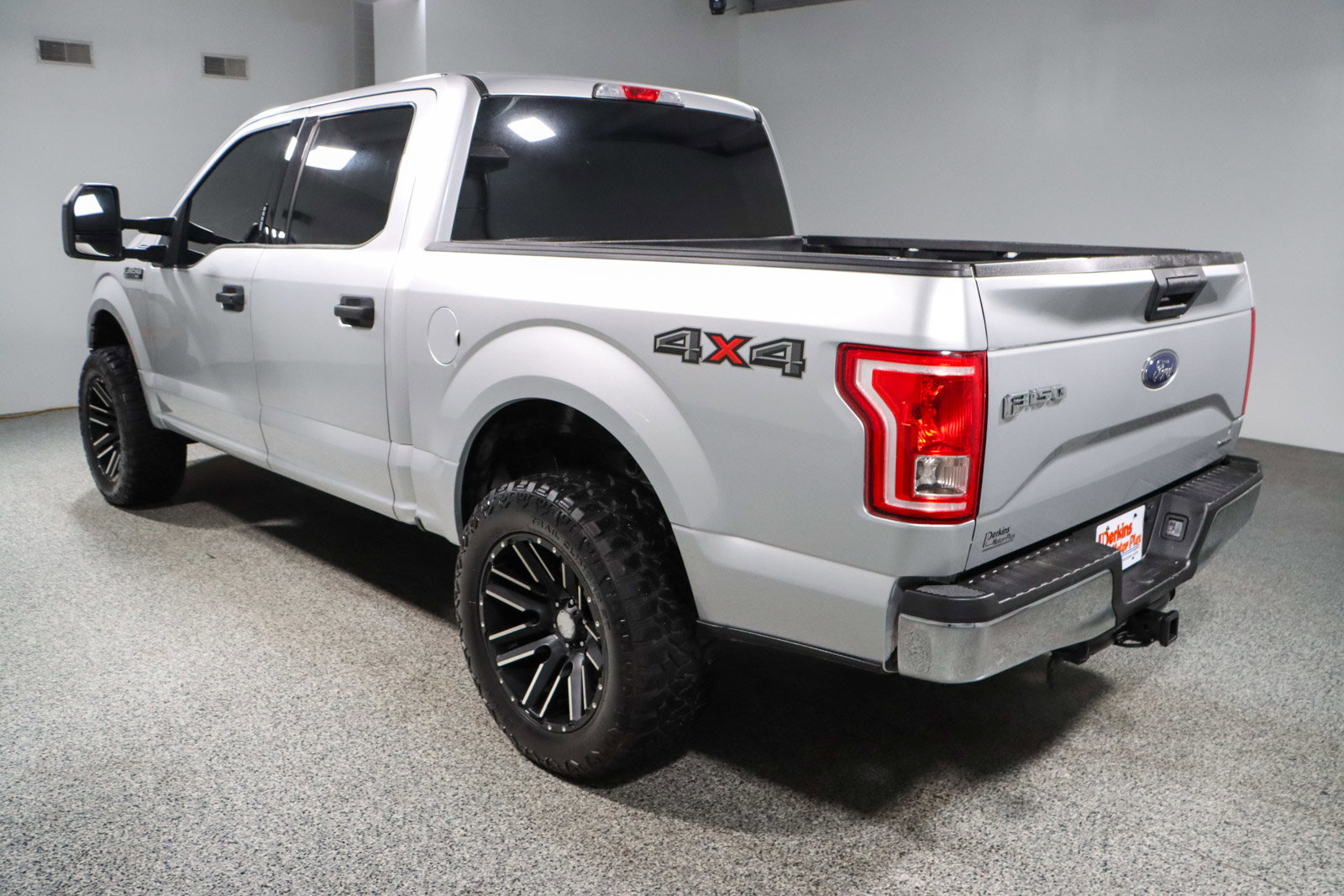 Used 2015 Ford F150 XLT image 9