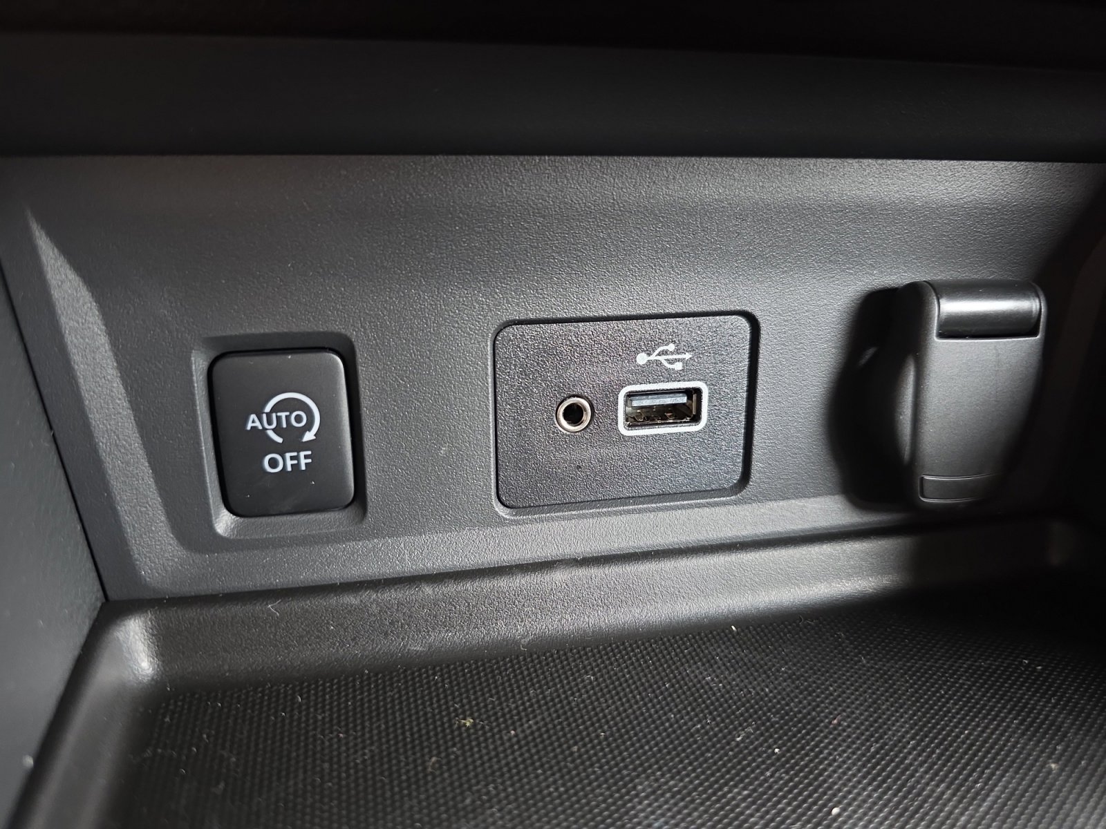Used 2025 Nissan Sentra S FWD image 19