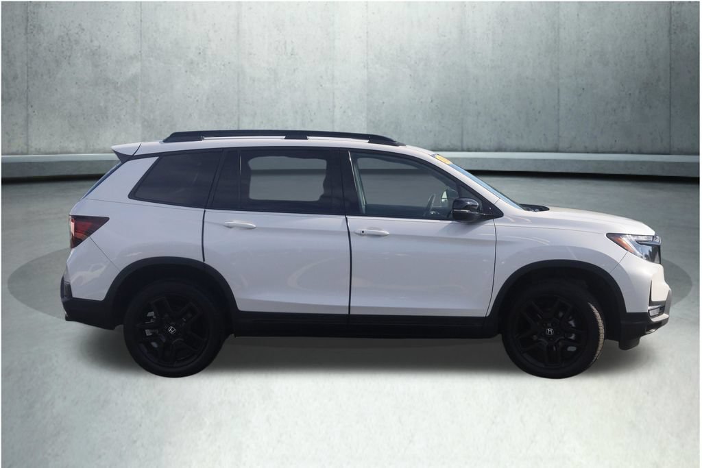 Used 2024 Honda Passport Black Edition image 11
