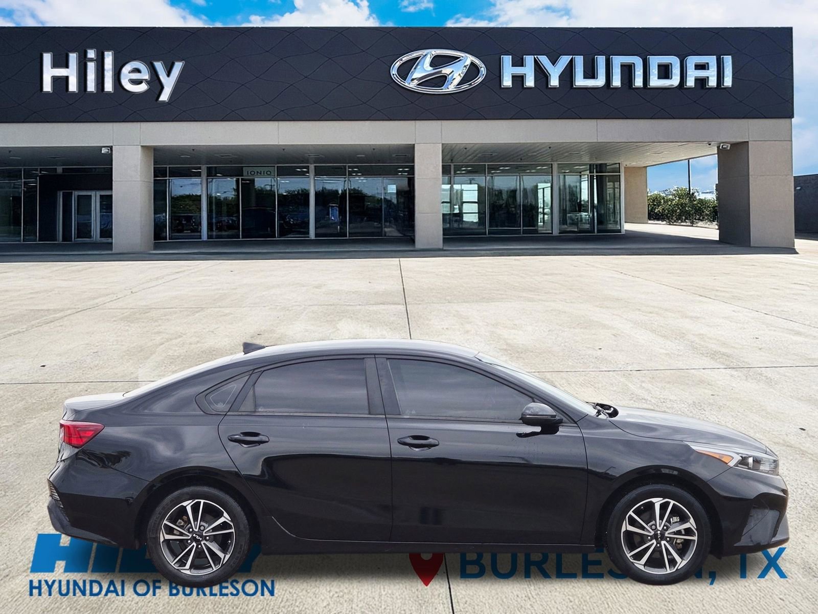 Used 2022 Kia Forte LXS w/ LXS Technology Package FWD image 3