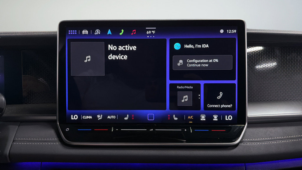 Certified 2025 Volkswagen Tiguan SE R-Line AWD/4WD image 26