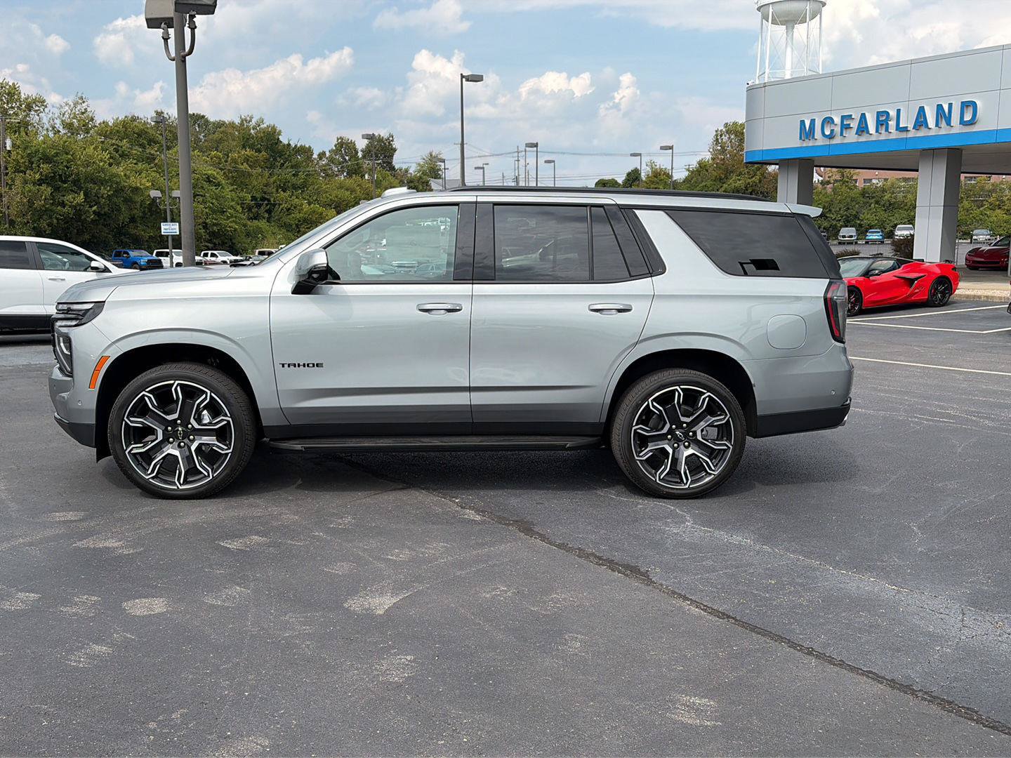 New 2026 Chevrolet Tahoe RST w/ RST Capability Package AWD/4WD image 2