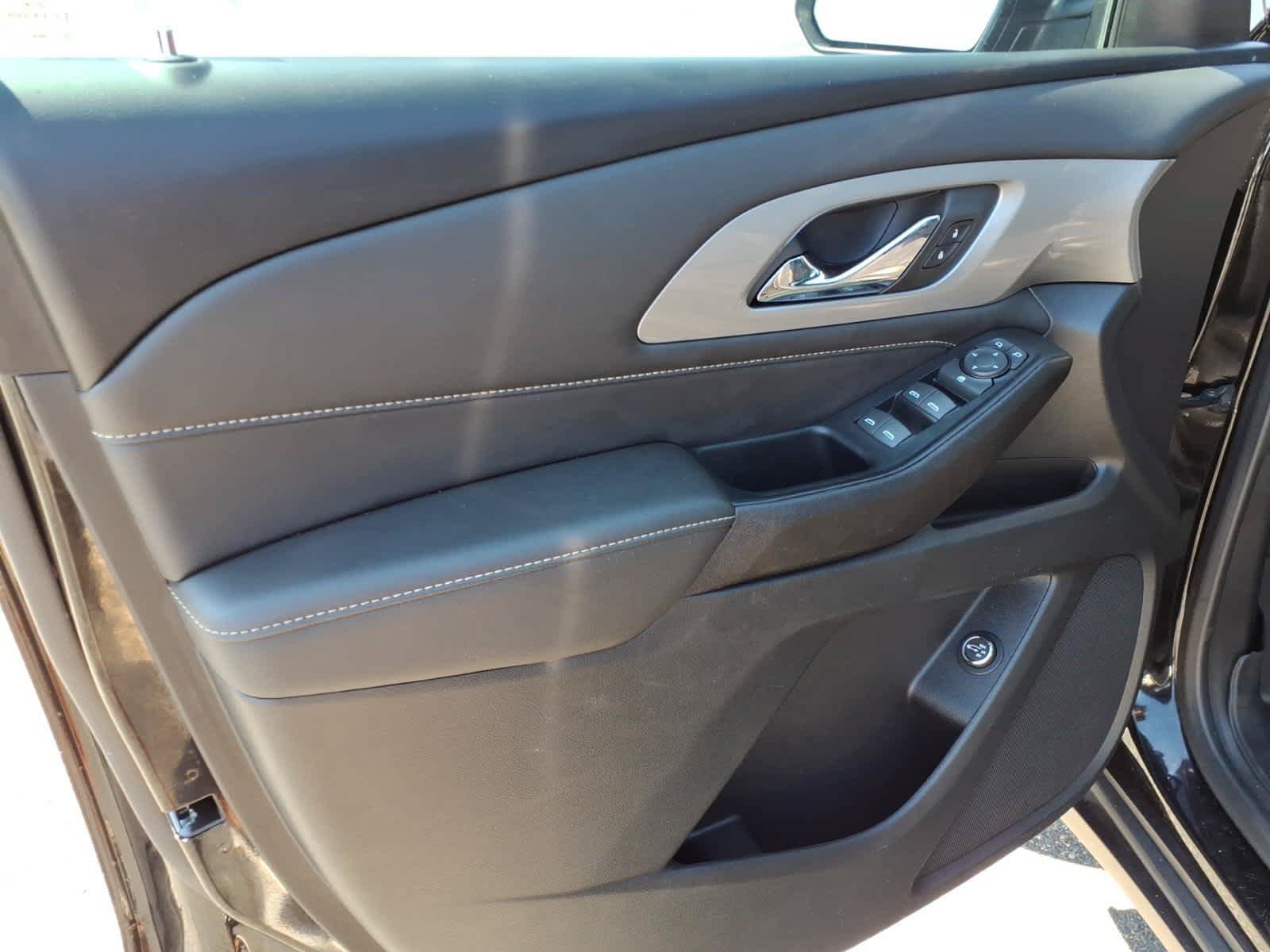 Used 2023 Chevrolet Traverse LT AWD/4WD image 10
