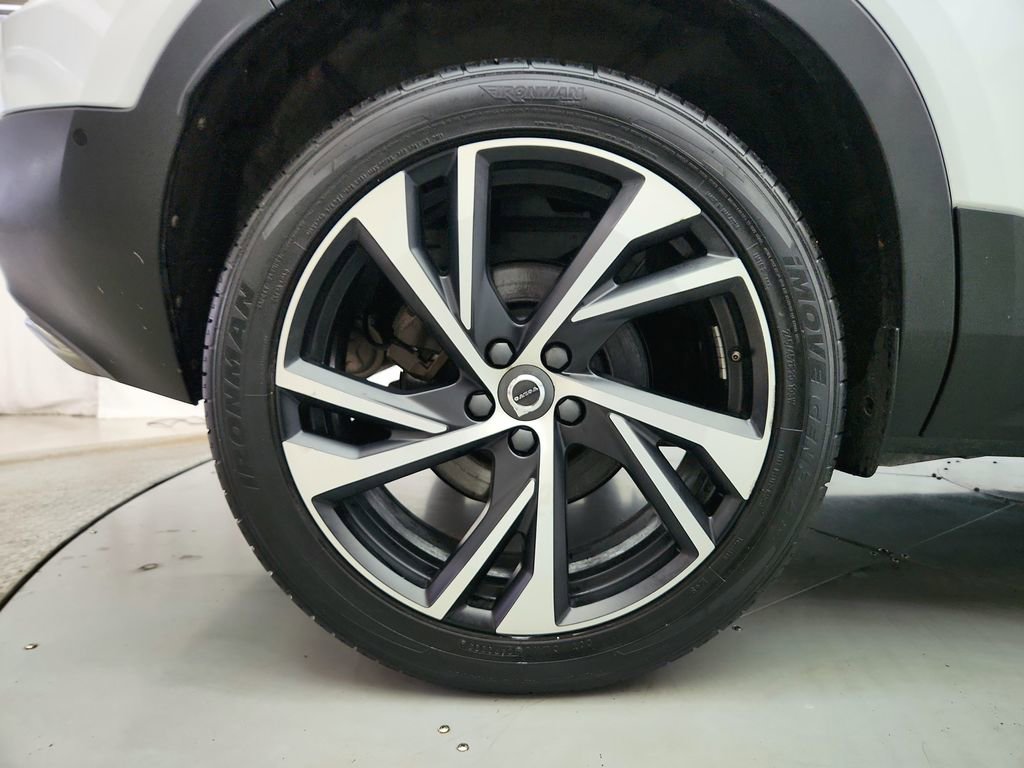 Used 2019 Volvo XC40 T5 R-Design AWD/4WD image 41