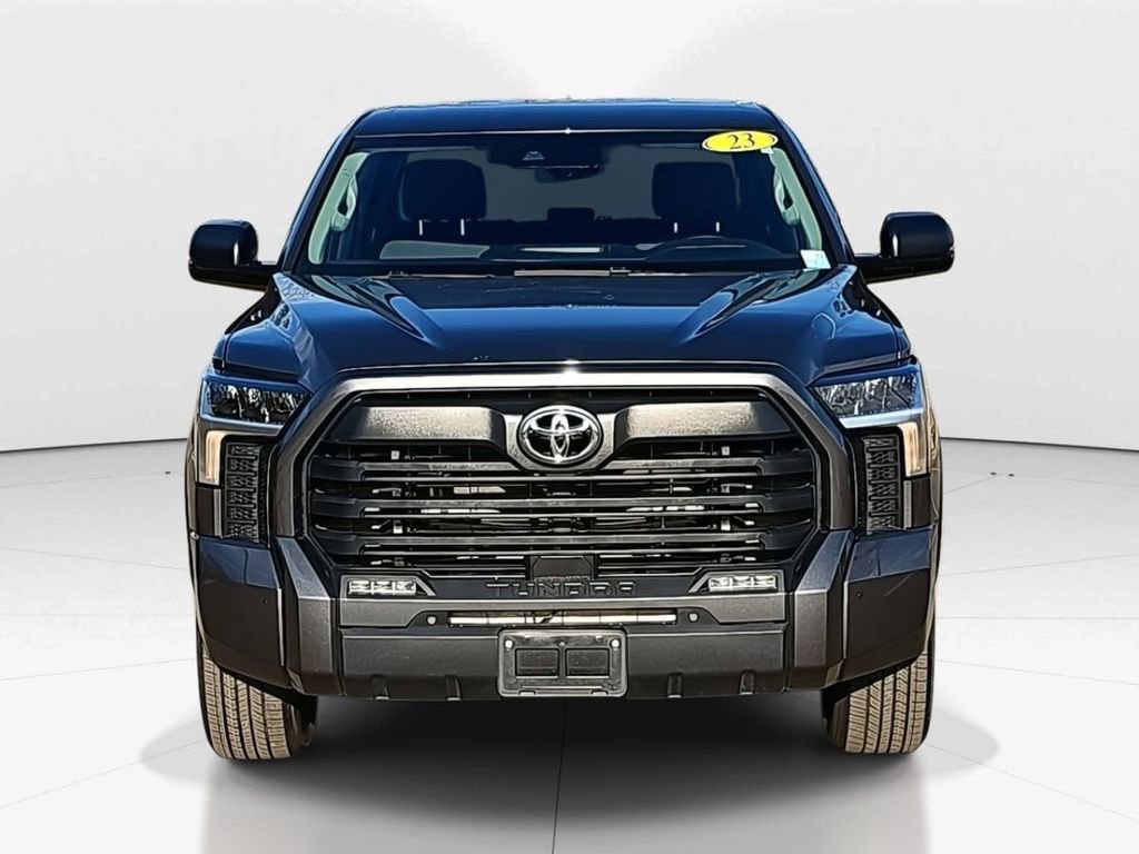 Used 2022 Toyota Tundra SR5 w/ SR5 Convenience Package image 2