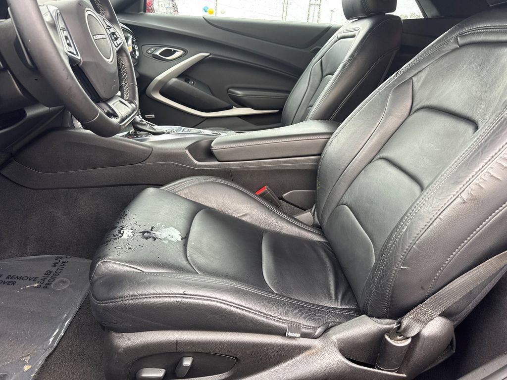 Used 2022 Chevrolet Camaro LT w/ RS Package image 10