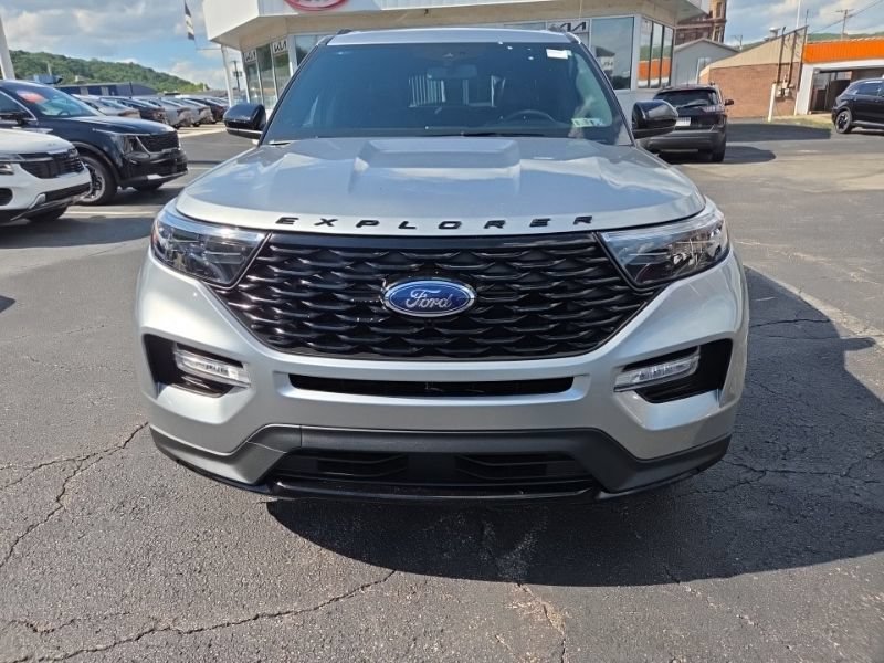 Used 2023 Ford Explorer ST-Line w/ Class IV Trailer Tow Package AWD/4WD image 2
