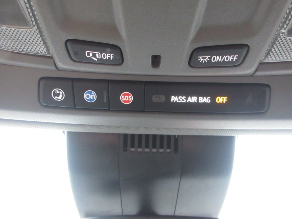 Certified 2025 Chevrolet Silverado 1500 LT image 33