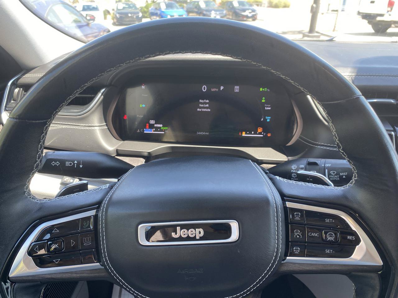 Used 2022 Jeep Grand Cherokee Overland w/ Advanced Protech Group III AWD/4WD image 15