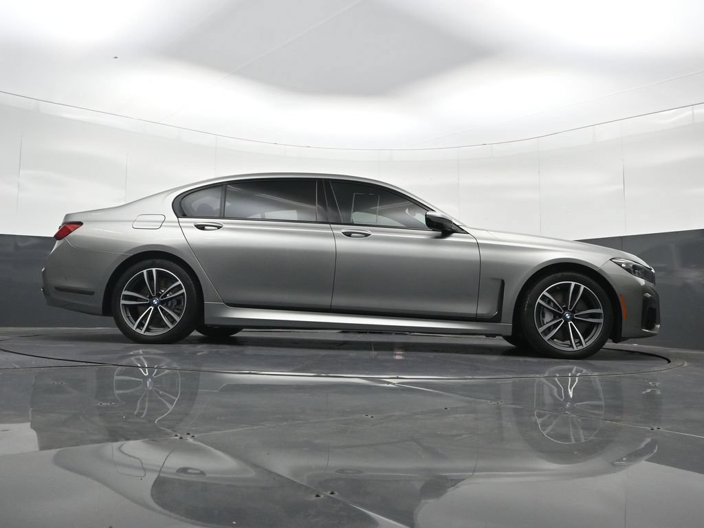 Used 2022 BMW 750i xDrive w/ M Sport Package AWD/4WD image 37