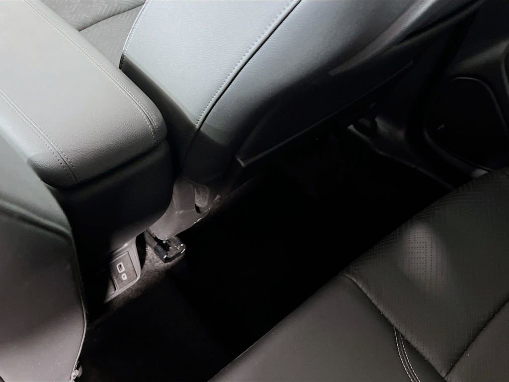 Used 2023 Buick Encore GX Essence w/ Experience Buick Package AWD/4WD image 25