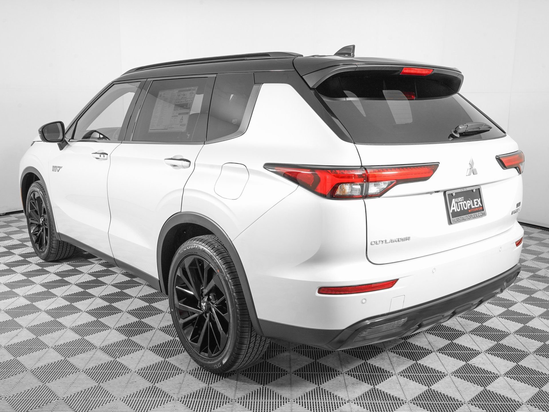 New 2025 Mitsubishi Outlander SEL Black Edition image 3