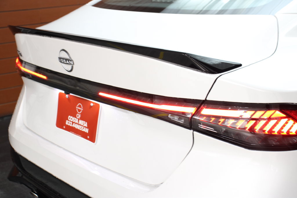 New 2027 Nissan Sentra SR w/ Floor Mat Package FWD image 3