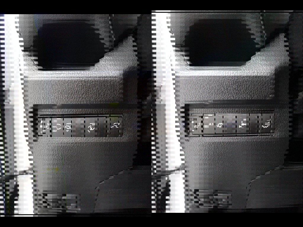 Used 2023 Toyota RAV4 XLE Premium image 28