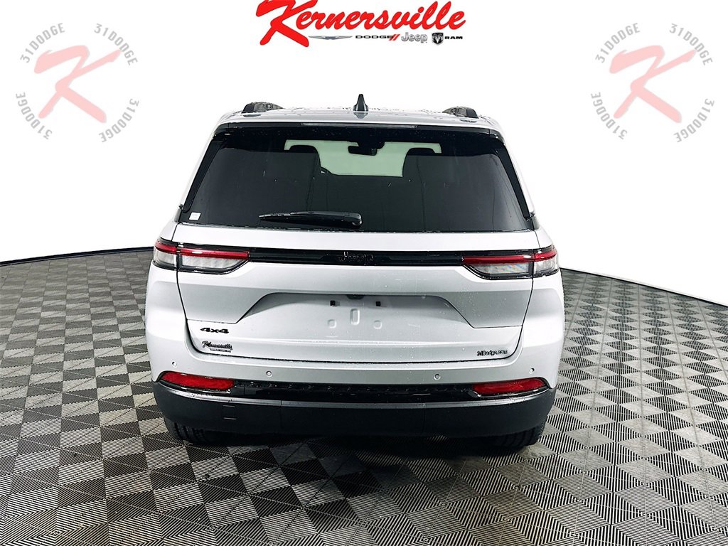 New 2025 Jeep Grand Cherokee Altitude image 6