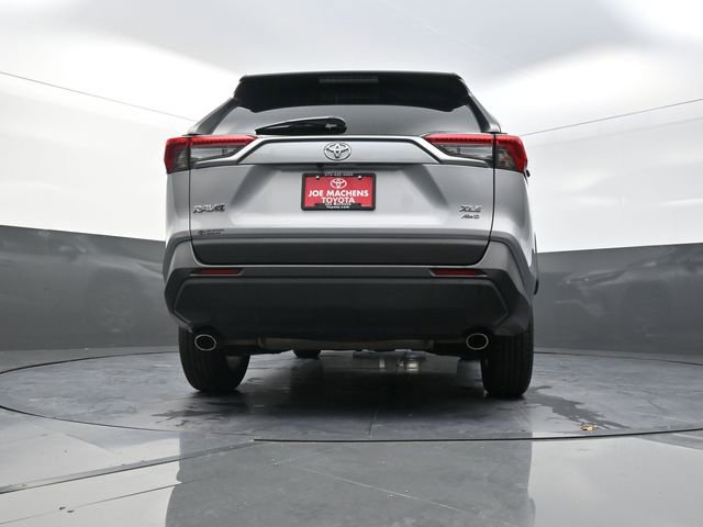 Used 2025 Toyota RAV4 XLE image 32
