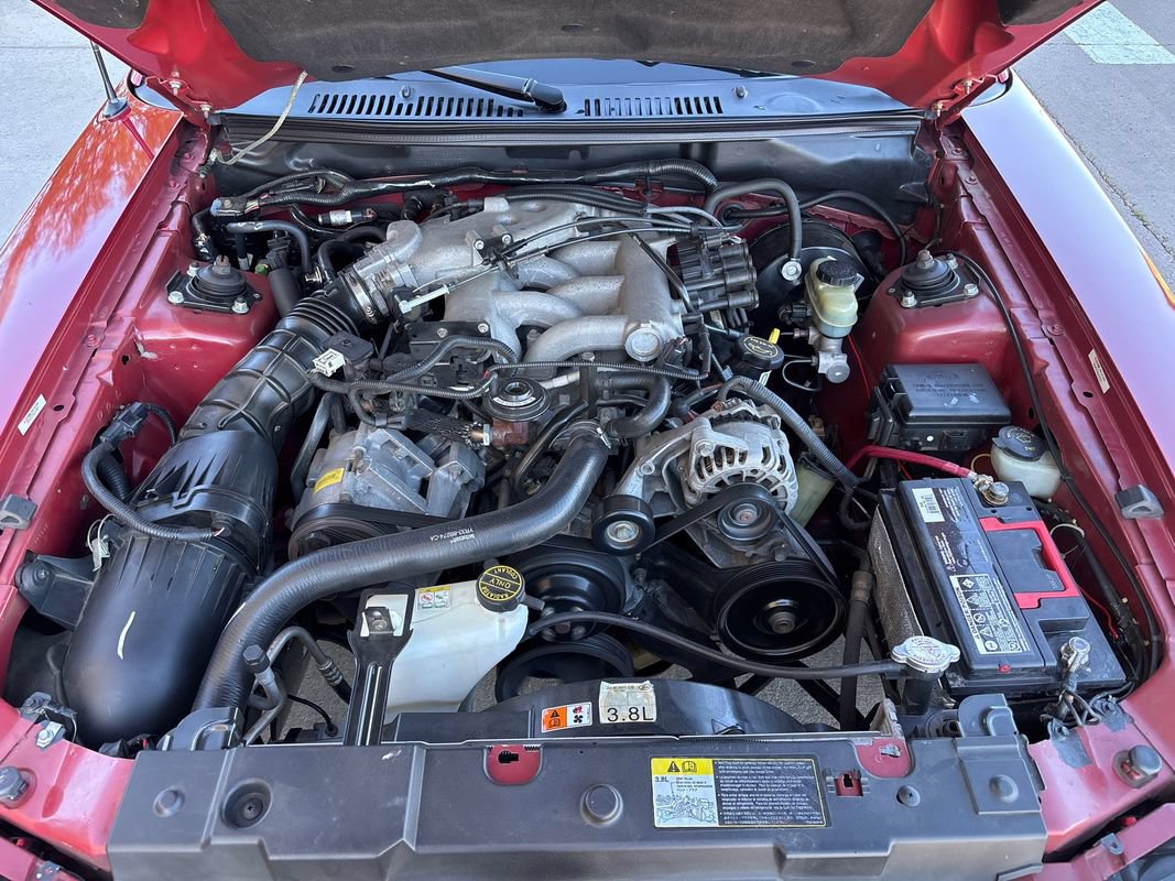 Used 2001 Ford Mustang Convertible RWD image 21