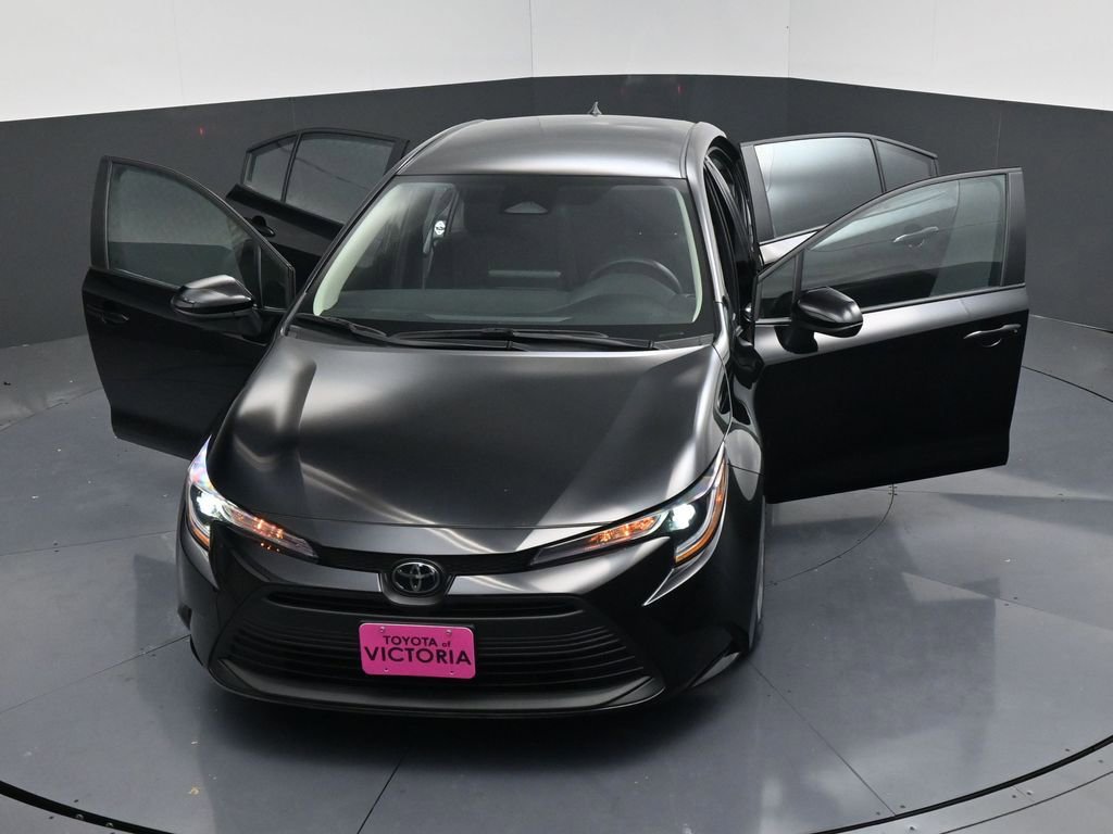 Used 2025 Toyota Corolla LE image 24
