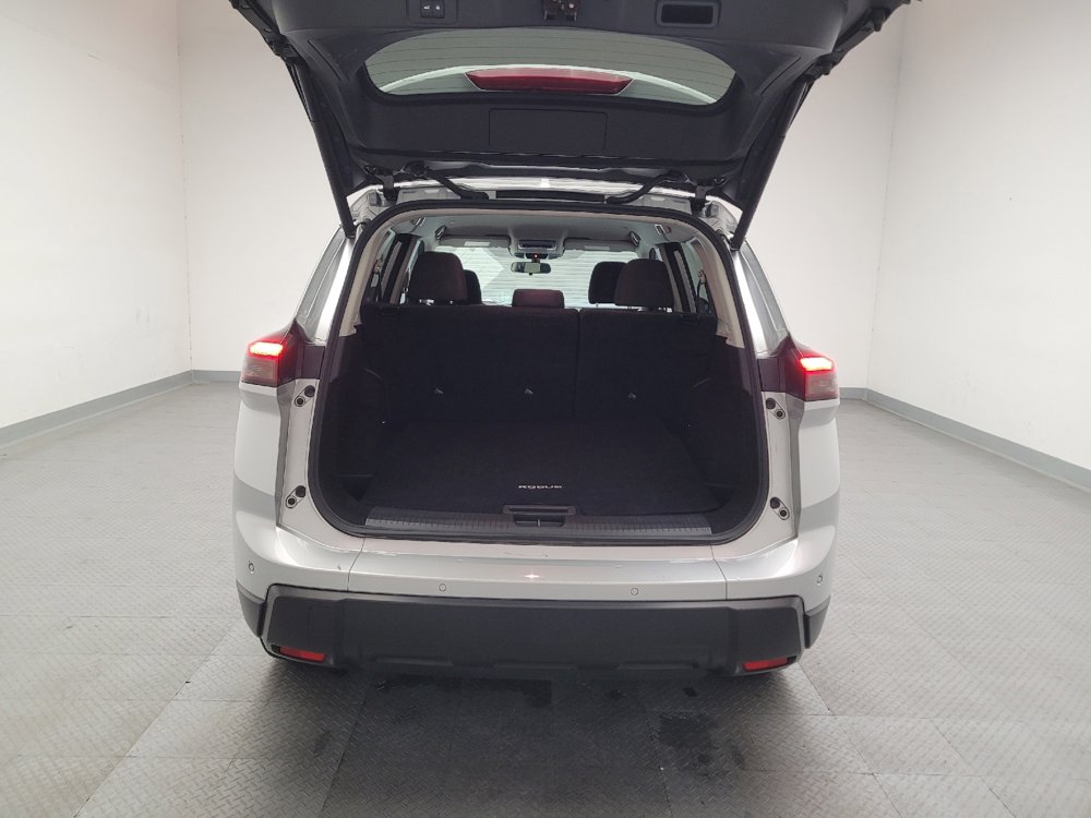 Used 2024 Nissan Rogue SV image 29