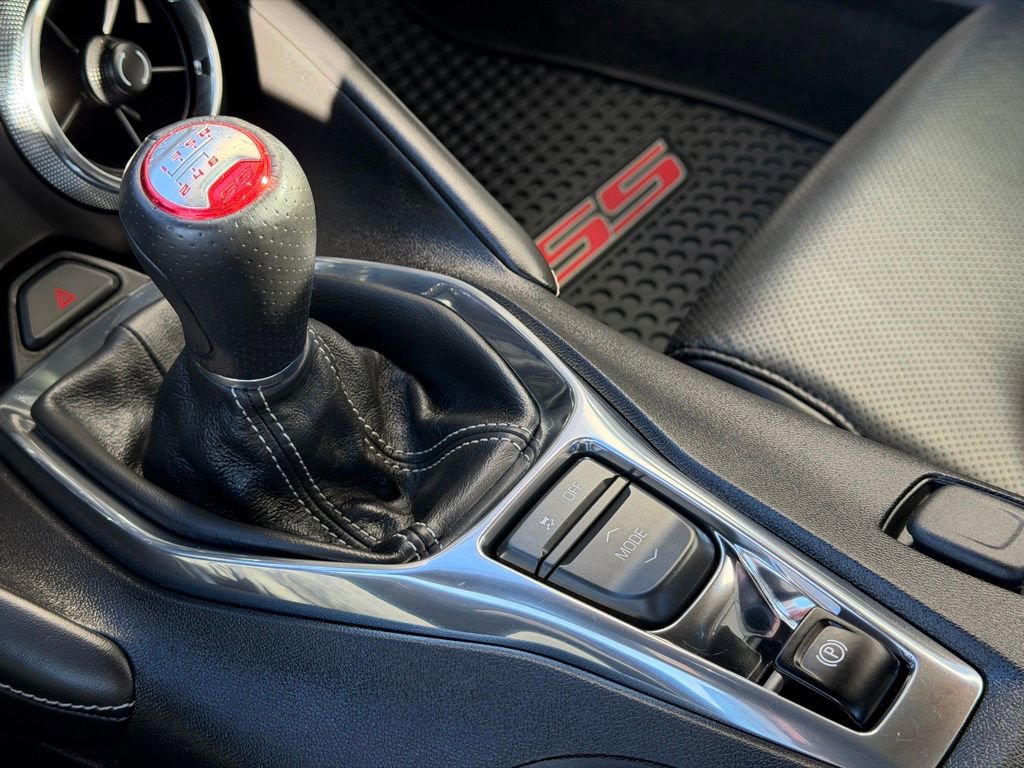 Used 2017 Chevrolet Camaro SS image 17