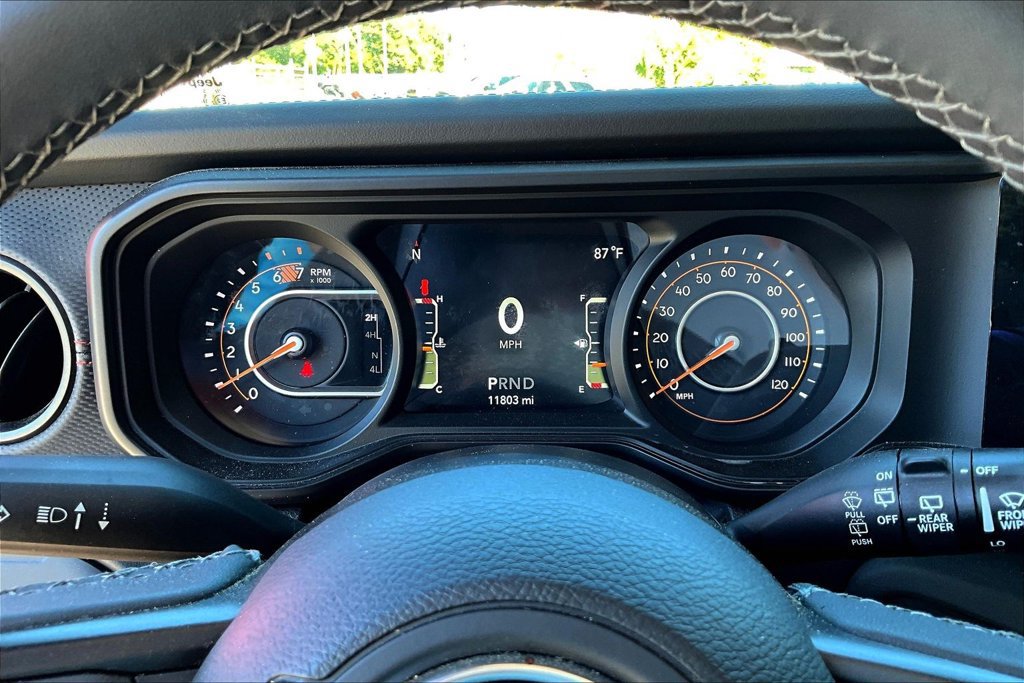 Used 2026 Jeep Wrangler Unlimited Rubicon AWD/4WD image 15