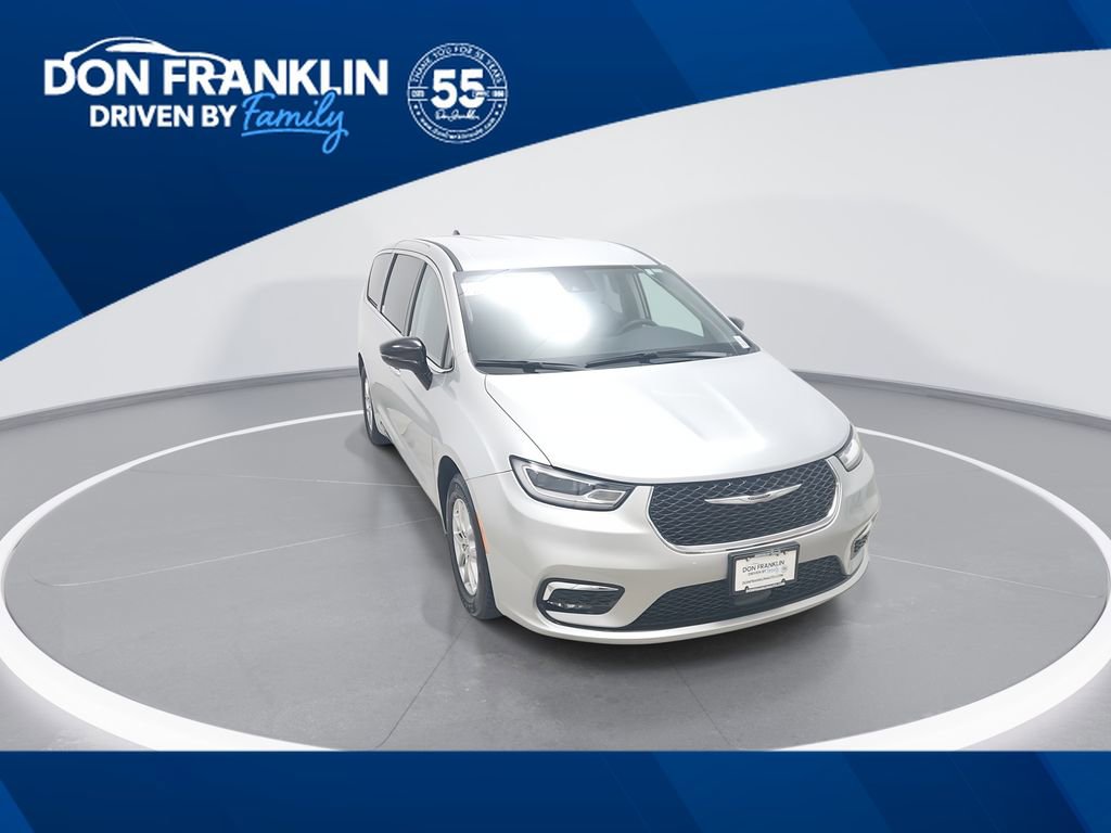 Used 2024 Chrysler Pacifica Touring-L