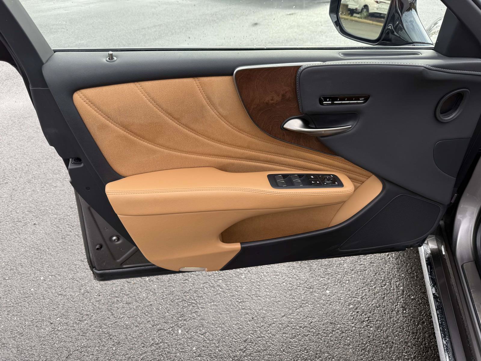 Used 2022 Lexus LS 500 AWD w/ Accessory Package (Z1) image 12