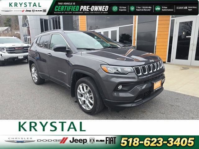 Used 2024 Jeep Compass Latitude w/ Sun and Sound Group AWD/4WD image 1
