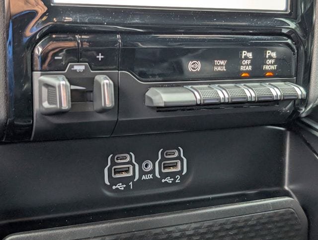 Used 2024 RAM 2500 Laramie w/ Night Edition AWD/4WD image 18